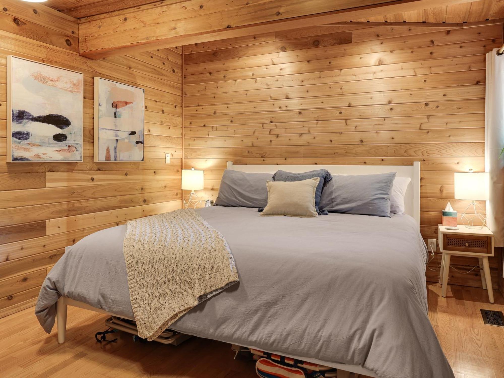 Woods Waves: Luxury Coast Cabin King Beds Pets Tillamook Exterior photo